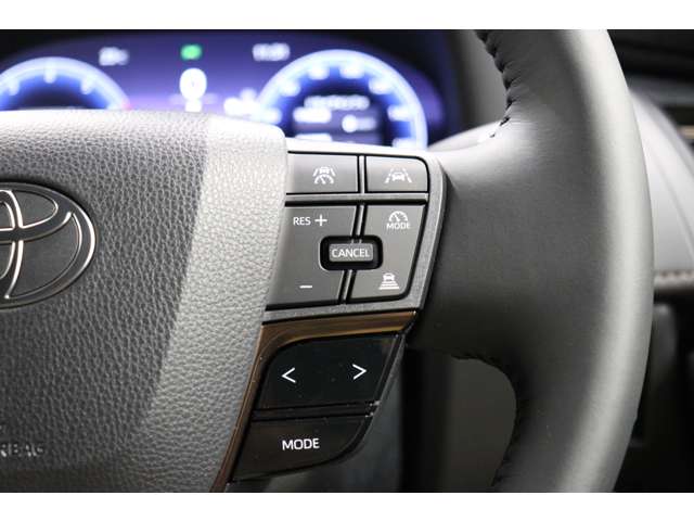 トヨタ アルファード　ハイブリッド ハイブリッド ２．５ Ｘ Ｅ－ＦＯＵＲ ４ＷＤ R7年 (東海) 99