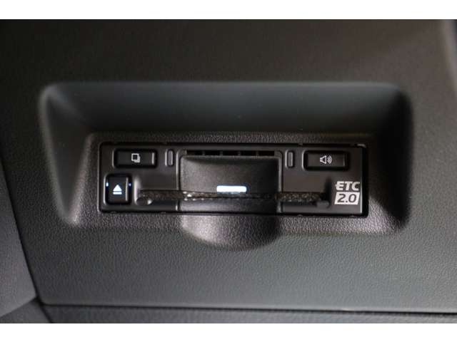 トヨタ アルファード　ハイブリッド ハイブリッド ２．５ Ｘ Ｅ－ＦＯＵＲ ４ＷＤ R7年 (東海) 99