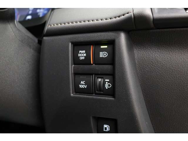 トヨタ アルファード　ハイブリッド ハイブリッド ２．５ Ｘ Ｅ－ＦＯＵＲ ４ＷＤ R7年 (東海) 99