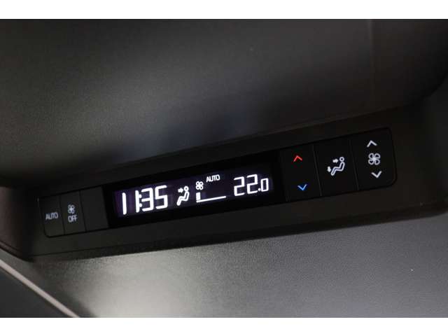 トヨタ アルファード　ハイブリッド ハイブリッド ２．５ Ｘ Ｅ－ＦＯＵＲ ４ＷＤ R7年 (東海) 99