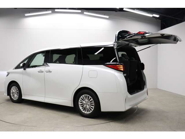 トヨタ アルファード　ハイブリッド ハイブリッド ２．５ Ｘ Ｅ－ＦＯＵＲ ４ＷＤ R7年 (東海) 99