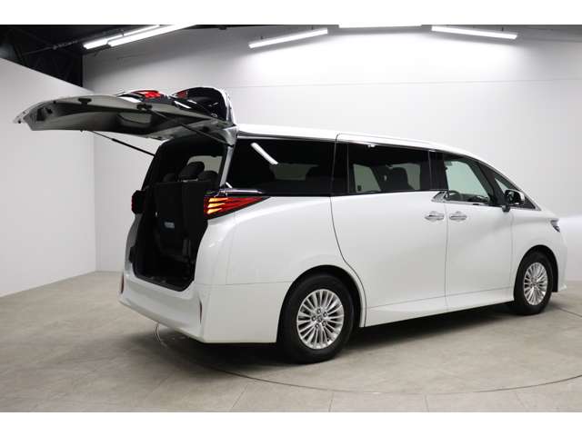 トヨタ アルファード　ハイブリッド ハイブリッド ２．５ Ｘ Ｅ－ＦＯＵＲ ４ＷＤ R7年 (東海) 99