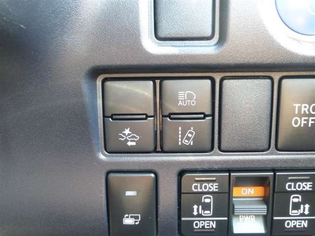 トヨタ ノア １．８ ハイブリッド ＳＩ ＷＸＢＩＩ R2年 (東北) 99