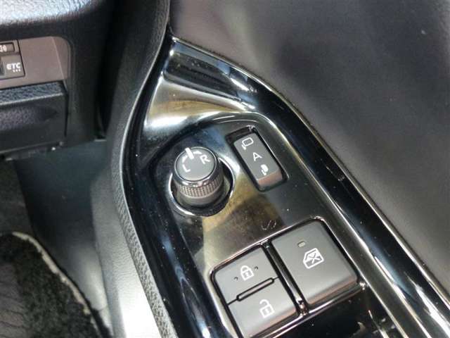 トヨタ ノア １．８ ハイブリッド ＳＩ ＷＸＢＩＩ R2年 (東北) 99