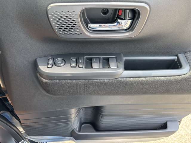 ホンダ Ｎ　ＢＯＸ カスタム ６６０ R7年 (近畿) 99