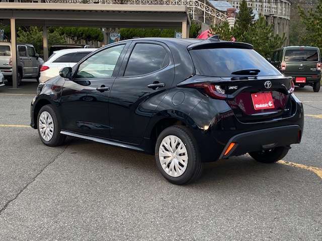 トヨタ ヤリス １．５ ハイブリッド Ｘ Ｅ－ＦＯＵＲ ４ＷＤ R7年 (東北) 99