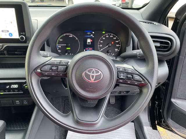 トヨタ ヤリス １．５ ハイブリッド Ｘ Ｅ－ＦＯＵＲ ４ＷＤ R7年 (東北) 99