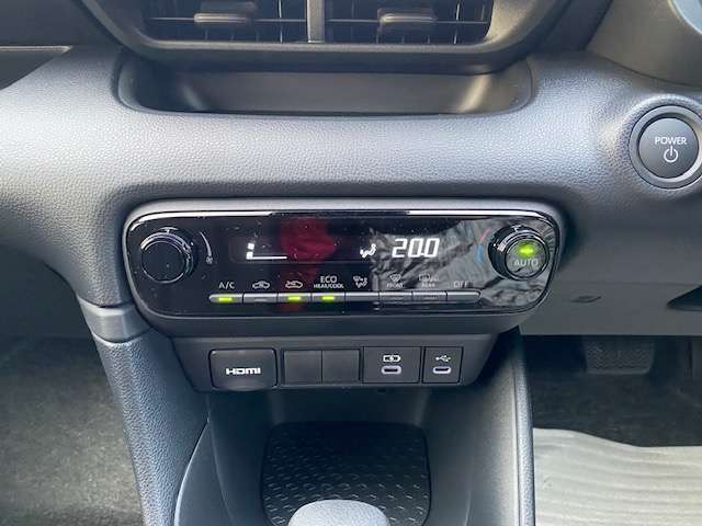 トヨタ ヤリス １．５ ハイブリッド Ｘ Ｅ－ＦＯＵＲ ４ＷＤ R7年 (東北) 99