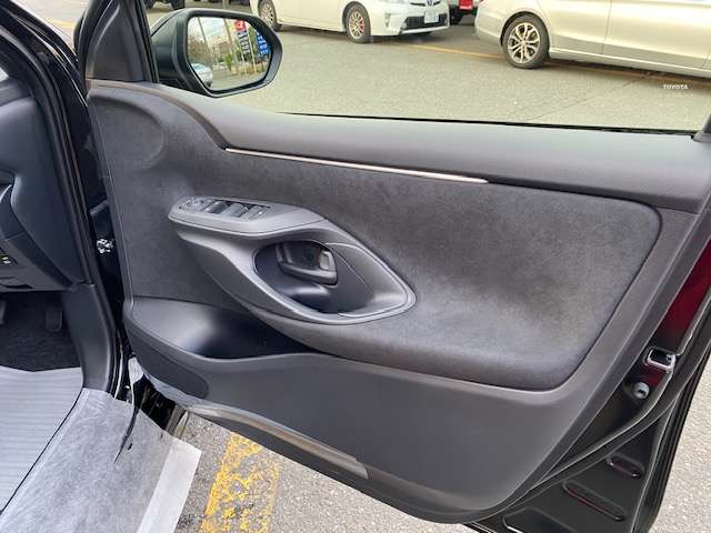 トヨタ ヤリス １．５ ハイブリッド Ｘ Ｅ－ＦＯＵＲ ４ＷＤ R7年 (東北) 99