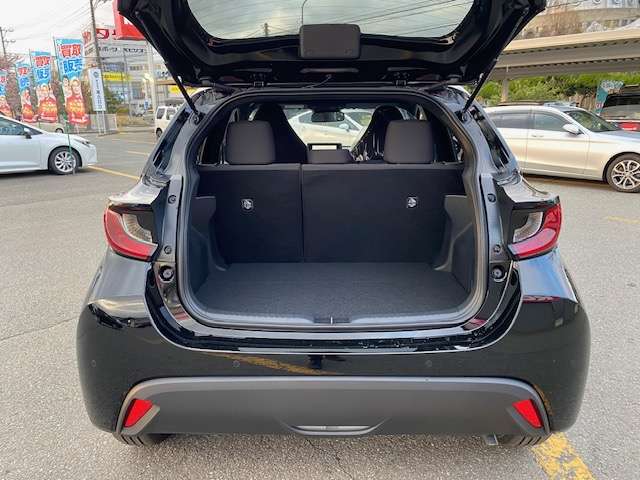 トヨタ ヤリス １．５ ハイブリッド Ｘ Ｅ－ＦＯＵＲ ４ＷＤ R7年 (東北) 99