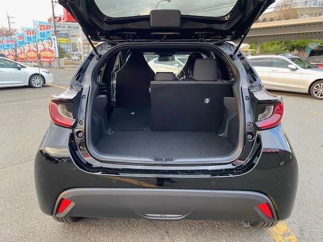 トヨタ ヤリス １．５ ハイブリッド Ｘ Ｅ－ＦＯＵＲ ４ＷＤ R7年 (東北) 99