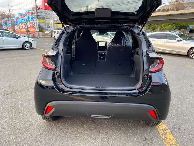 トヨタ ヤリス １．５ ハイブリッド Ｘ Ｅ－ＦＯＵＲ ４ＷＤ R7年 (東北) 99