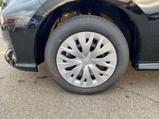 トヨタ ヤリス １．５ ハイブリッド Ｘ Ｅ－ＦＯＵＲ ４ＷＤ R7年 (東北) 99