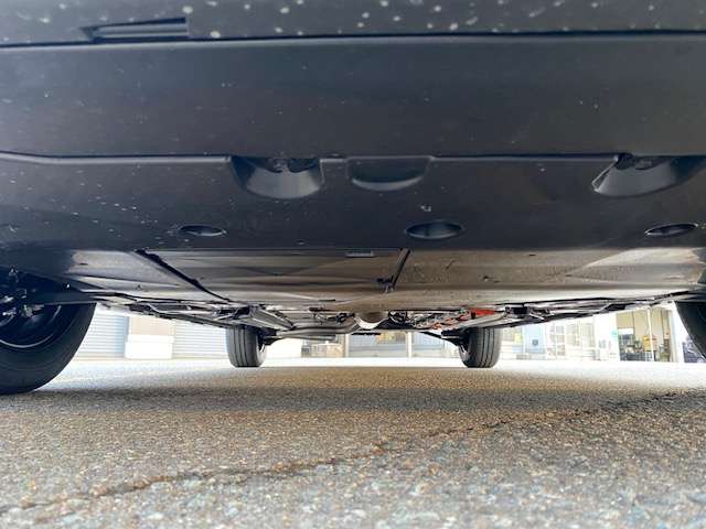 トヨタ ヤリス １．５ ハイブリッド Ｘ Ｅ－ＦＯＵＲ ４ＷＤ R7年 (東北) 99