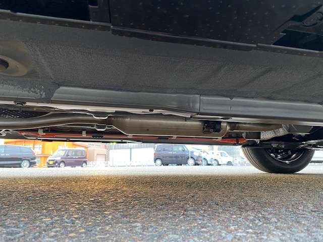 トヨタ ヤリス １．５ ハイブリッド Ｘ Ｅ－ＦＯＵＲ ４ＷＤ R7年 (東北) 99