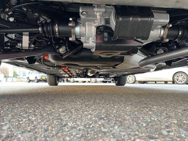 トヨタ ヤリス １．５ ハイブリッド Ｘ Ｅ－ＦＯＵＲ ４ＷＤ R7年 (東北) 99