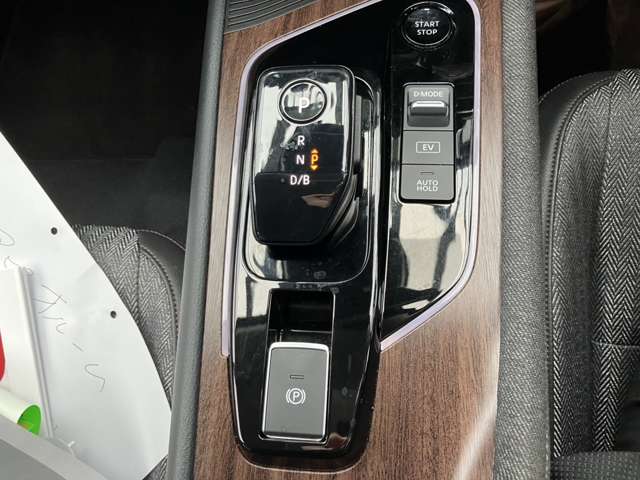 日産 ノートオーラ １．２ Ｇ ＦＯＵＲ ４ＷＤ R4年 (東北) 99