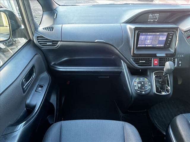 トヨタ ノア ２．０ Ｘ ウェルキャブ スロープタイプＩＩ サードシート付 H30年 (関東) 99