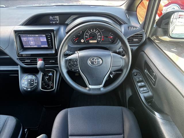 トヨタ ノア ２．０ Ｘ ウェルキャブ スロープタイプＩＩ サードシート付 H30年 (関東) 99