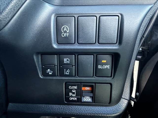 トヨタ ノア ２．０ Ｘ ウェルキャブ スロープタイプＩＩ サードシート付 H30年 (関東) 99