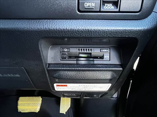 トヨタ ノア ２．０ Ｘ ウェルキャブ スロープタイプＩＩ サードシート付 H30年 (関東) 99