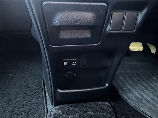 トヨタ ノア ２．０ Ｘ ウェルキャブ スロープタイプＩＩ サードシート付 H30年 (関東) 99