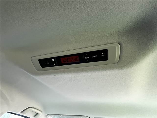 トヨタ ノア ２．０ Ｘ ウェルキャブ スロープタイプＩＩ サードシート付 H30年 (関東) 99