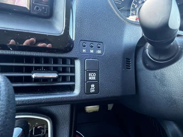 トヨタ ノア ２．０ Ｘ ウェルキャブ スロープタイプＩＩ サードシート付 H30年 (関東) 99