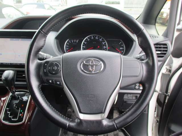 トヨタ ノア ２．０ ＳＩ H28年 (中国) 99