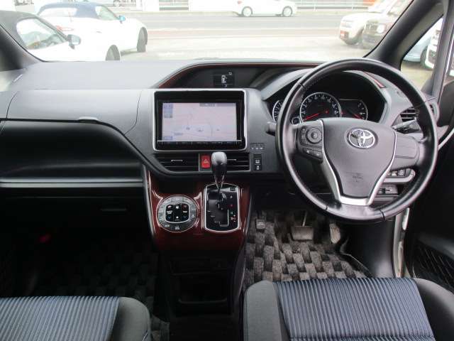 トヨタ ノア ２．０ ＳＩ H28年 (中国) 99