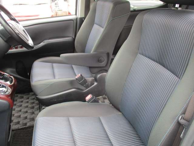 トヨタ ノア ２．０ ＳＩ H28年 (中国) 99