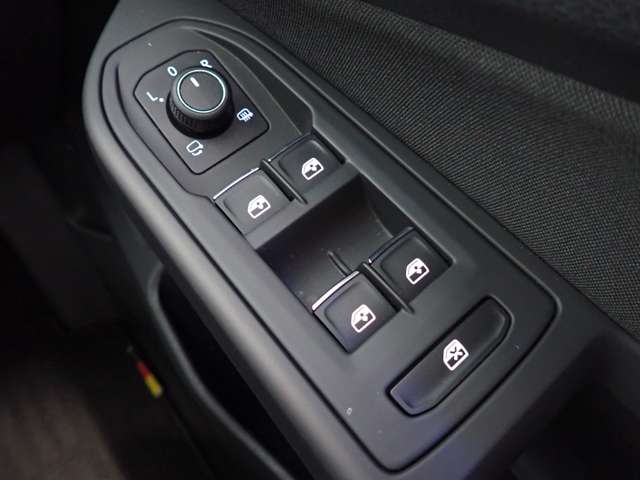 フォルクスワーゲン ゴルフ ｅＴＳＩ　アクティブ R3年 (関東) 99