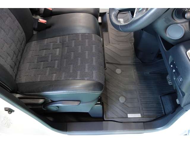 三菱 デリカ　ミニ ６６０ Ｔ プレミアム ４ＷＤ R5年 () 99