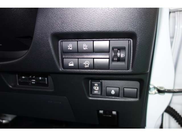 三菱 デリカ　ミニ ６６０ Ｔ プレミアム ４ＷＤ R5年 () 99