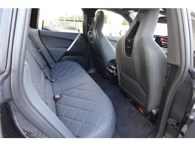 ＢＭＷ ｉＸ Ｍ６０ ４ＷＤ R6年 (近畿) 99