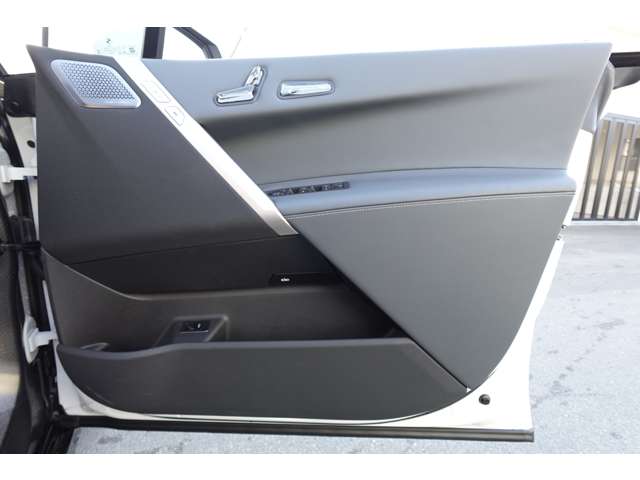 ＢＭＷ ｉＸ Ｍ６０ ４ＷＤ R6年 (近畿) 99