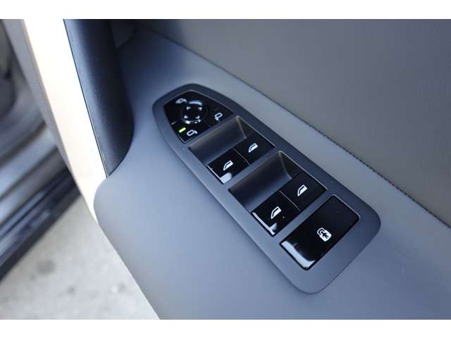 ＢＭＷ ｉＸ Ｍ６０ ４ＷＤ R6年 (近畿) 99