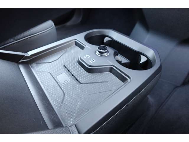 ＢＭＷ ｉＸ Ｍ６０ ４ＷＤ R6年 (近畿) 99