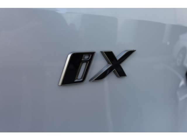 ＢＭＷ ｉＸ Ｍ６０ ４ＷＤ R6年 (近畿) 99