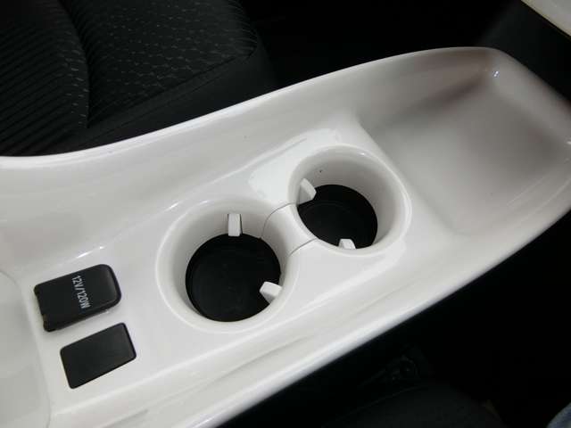 トヨタ プリウス １．８ Ａ H28年 (中国) 99