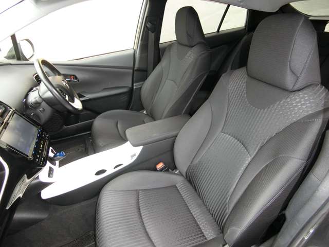 トヨタ プリウス １．８ Ａ H28年 (中国) 99