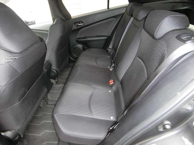 トヨタ プリウス １．８ Ａ H28年 (中国) 99