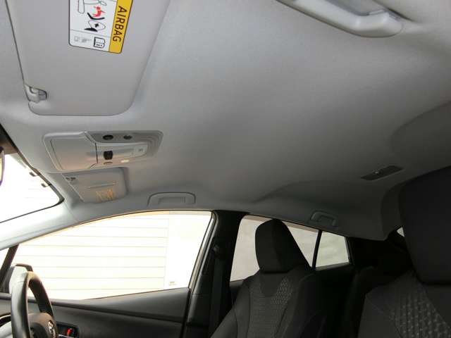 トヨタ プリウス １．８ Ａ H28年 (中国) 99