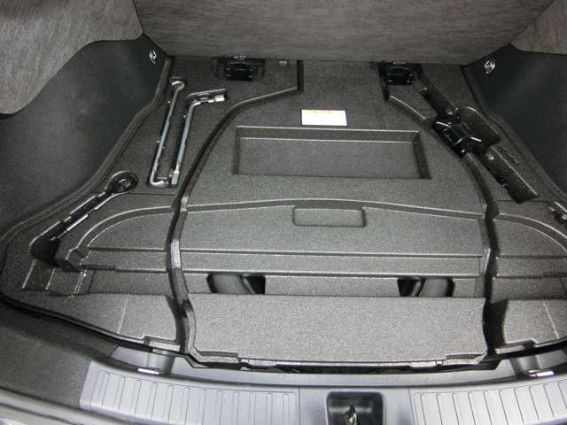 トヨタ プリウス １．８ Ａ H28年 (中国) 99