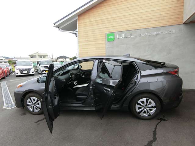 トヨタ プリウス １．８ Ａ H28年 (中国) 99