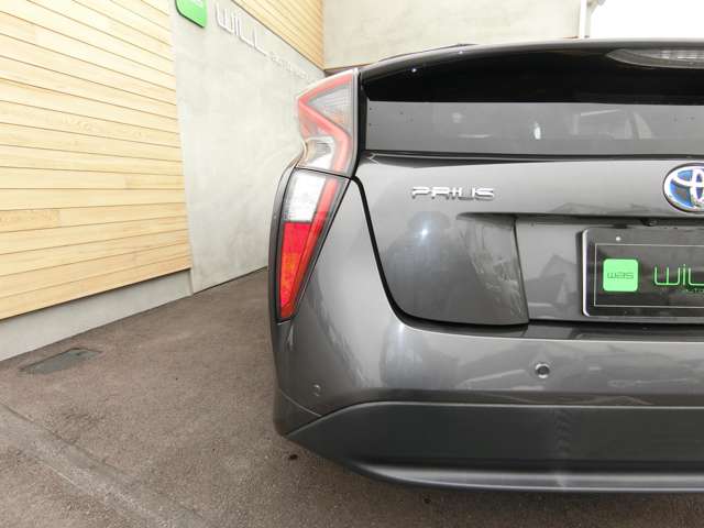 トヨタ プリウス １．８ Ａ H28年 (中国) 99