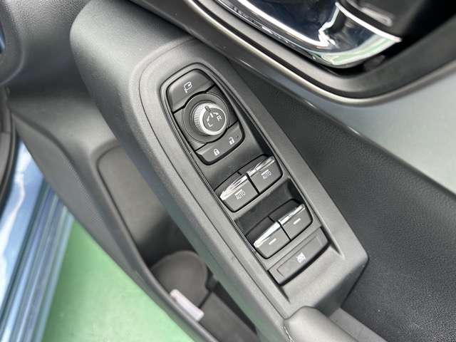 スバル インプレッサ　ハイブリッド ２．０ ＳＴ－Ｈ ４ＷＤ R6年 (東海) 99