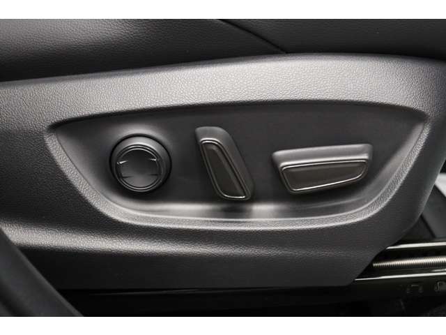 トヨタ カローラクロス　ハイブリッド １．８ ハイブリッド Ｚ R7年 (東海) 99