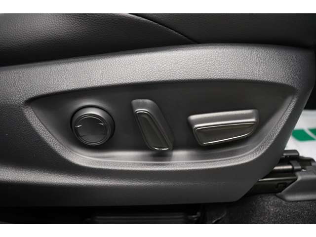 トヨタ カローラクロス　ハイブリッド １．８ ハイブリッド Ｚ R7年 (東海) 99