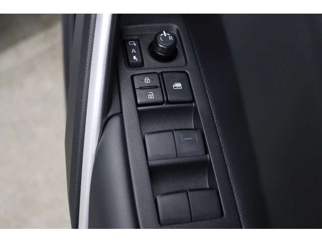 トヨタ カローラクロス　ハイブリッド １．８ ハイブリッド Ｚ R7年 (東海) 99